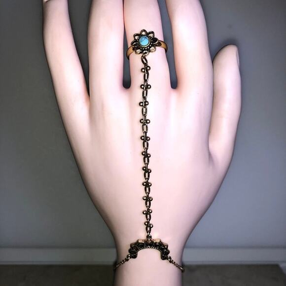 CHLOE + ISABEL golden lotus hand chain bracelet- B073 - Picture 1 of 5